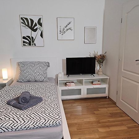 מירבוש Modern Studio Near Duesseldorf Airport & Messe/Fair מראה חיצוני תמונה